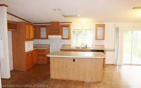 8605 NW 189th Ave, Okeechobee, FL 34972 photo 4