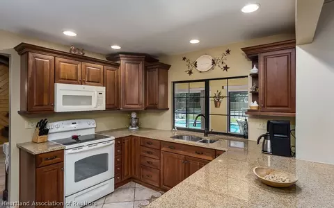 2536 SW 18th Ct, Okeechobee, FL 34974 photo 5