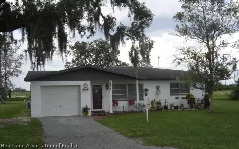 2210 Croydon Rd, Sebring, FL 33870 photo 1