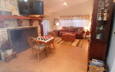 736 Memorial Dr, Sebring, FL 33870 photo 4