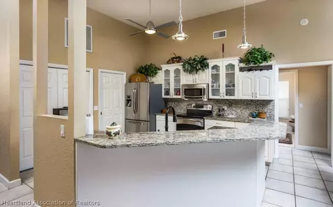 2824 Wynstone Dr, Sebring, FL 33875 photo 7