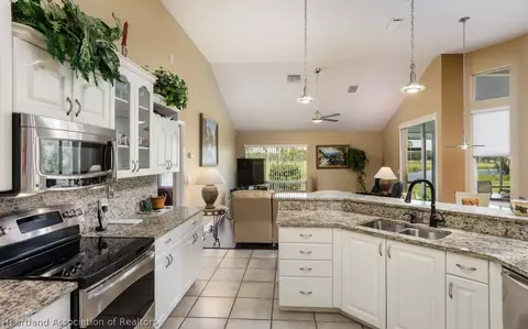 2824 Wynstone Dr, Sebring, FL 33875 photo 4