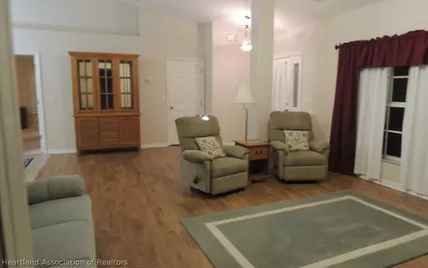 619 Triumph Dr, Sebring, FL 33872 photo 2
