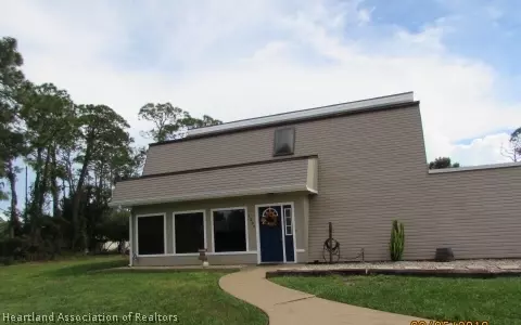 1209 Pine Tree Cir, Sebring, FL 33875 photo 1