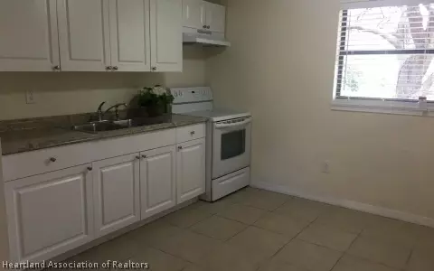 110 State Dr, Sebring, FL 33870 photo 2
