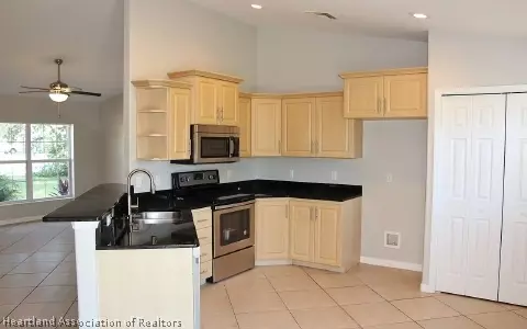 230 Eagle Ave, Sebring, FL 33870 photo 9