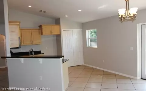 230 Eagle Ave, Sebring, FL 33870 photo 3