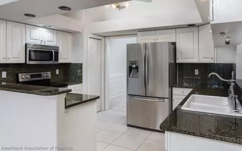 3050 Wynstone Dr, Sebring, FL 33875 photo 6