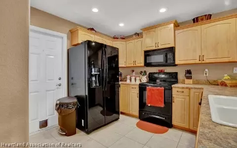 5230 Cairo Dr, Sebring, FL 33875 photo 3