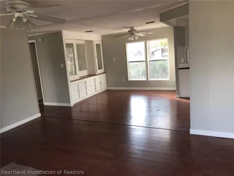 581 Anna Ave, Sebring, FL 33875 photo 2