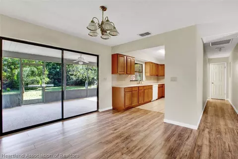 208 Vanwall Ter, Sebring, FL 33872 photo 6