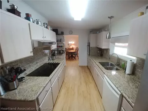 2477 Seattle Ave, Sebring, FL 33870 photo 11