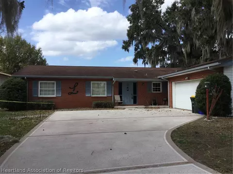 824 Killarney Dr, Sebring, FL 33870 photo 3