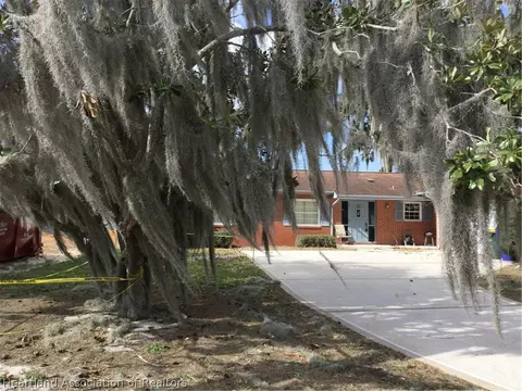 824 Killarney Dr, Sebring, FL 33870 photo 2