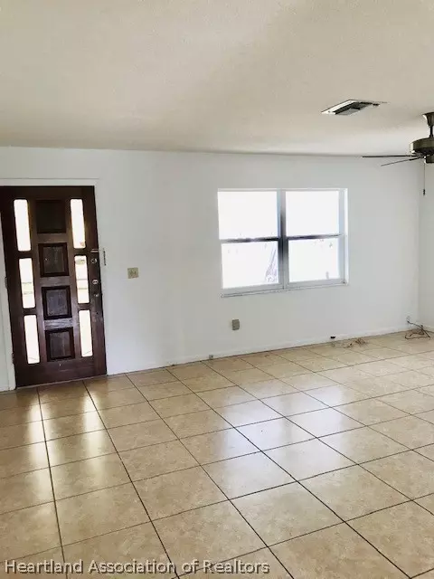 232 Eagle Ave, Sebring, FL 33870 photo 3