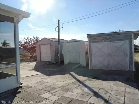 103 Logan St, Sebring, FL 33876 photo 2