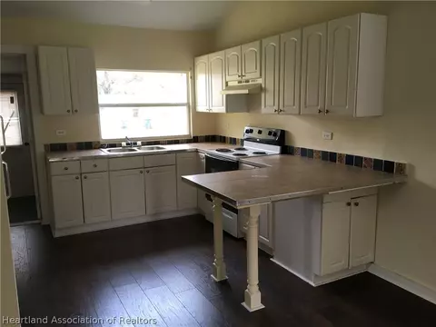 217 E 9th St, Frostproof, FL 33843 photo 5