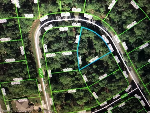 9019 Oviedo St, Sebring, FL 33872
