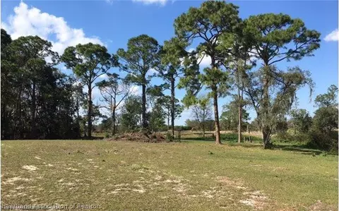 689 Moon Ranch Rd, Sebring, FL 33870 photo 3