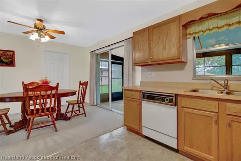 2735 Summit Dr, Sebring, FL 33870 photo 14