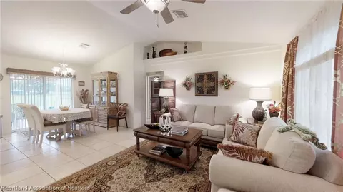 150 Friendly Cir, Sebring, FL 33876 photo 2
