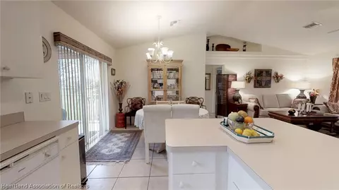 150 Friendly Cir, Sebring, FL 33876 photo 12