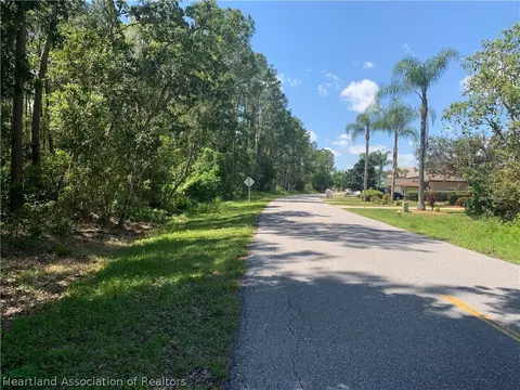 5869 Matanzas Dr, Sebring, FL 33872 photo 3