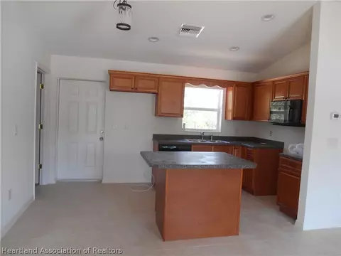 307 Tern Ave, Sebring, FL 33870 photo 3