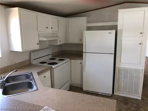 404 E Maxanna Blvd, Sebring, FL 33875 photo 3