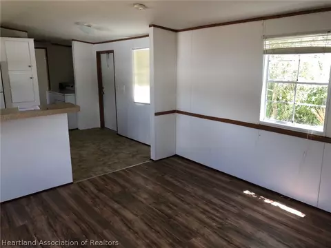 404 E Maxanna Blvd, Sebring, FL 33875 photo 2