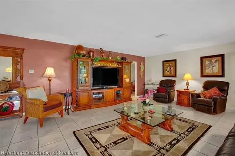 745 Golfside Ln, Sebring, FL 33870 photo 4