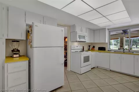 745 Golfside Ln, Sebring, FL 33870 photo 2