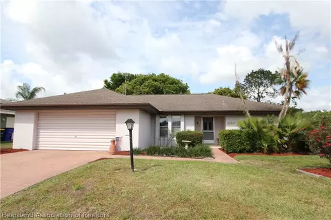 5209 Diamond Dr, Sebring, FL 33875 photo 1