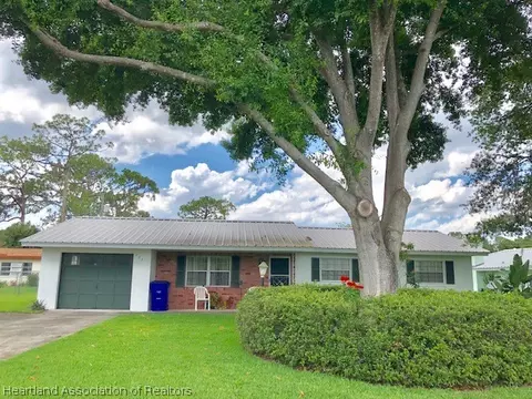 703 Lee Pl, Sebring, FL 33870 photo 1