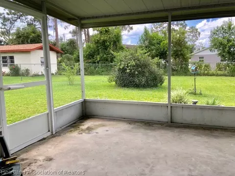 703 Lee Pl, Sebring, FL 33870 photo 9