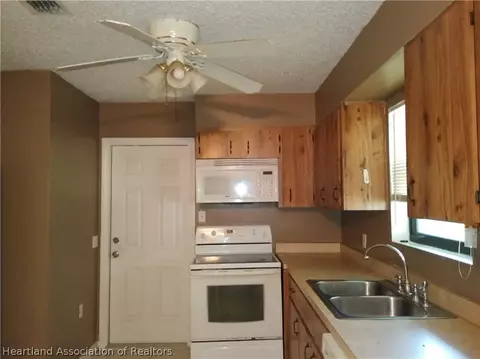 3812 Paradise Dr, Sebring, FL 33876 photo 8
