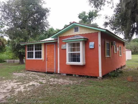 626 9th St, Frostproof, FL 33843 photo 1