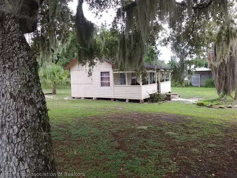 626 9th St, Frostproof, FL 33843 photo 9