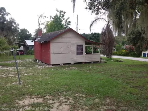 626 9th St, Frostproof, FL 33843 photo 8