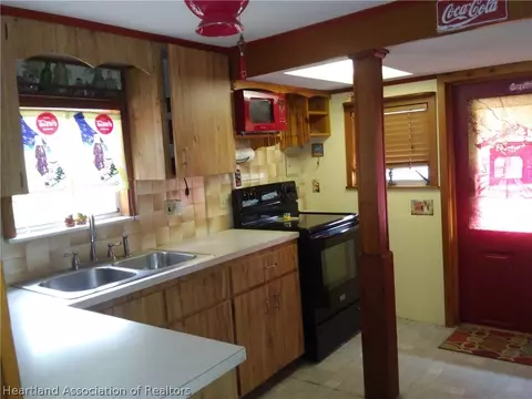 626 9th St, Frostproof, FL 33843 photo 3