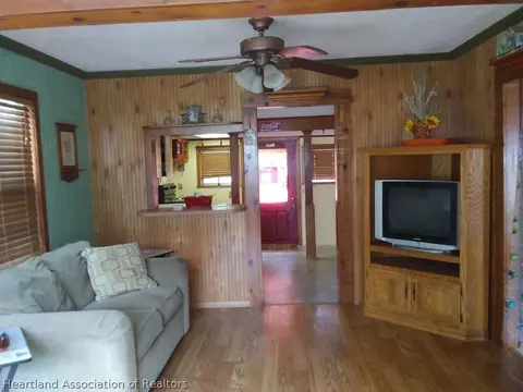 626 9th St, Frostproof, FL 33843 photo 2