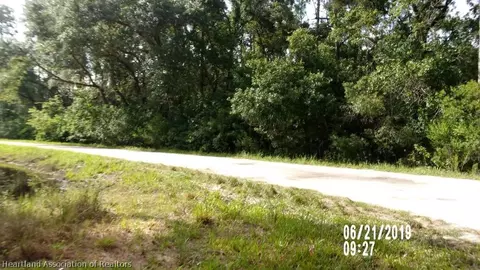 6814 E Banyan Pl, Sebring, FL 33875 photo 7