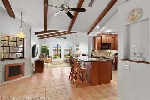 2001 Manatee Dr, Sebring, FL 33870 photo 5