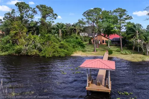 2001 Manatee Dr, Sebring, FL 33870 photo 2