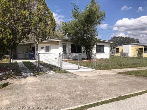 426 Walnut St, Sebring, FL 33870 photo 1
