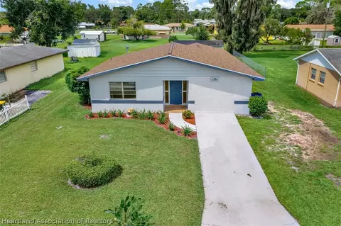 233 Thrush Ave, Sebring, FL 33870 photo 1