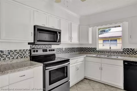233 Thrush Ave, Sebring, FL 33870 photo 22