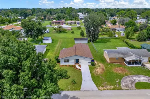 233 Thrush Ave, Sebring, FL 33870 photo 3