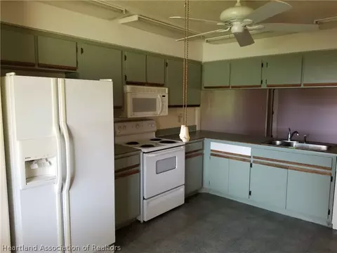 5705 Thunder Rd, Sebring, FL 33876 photo 2