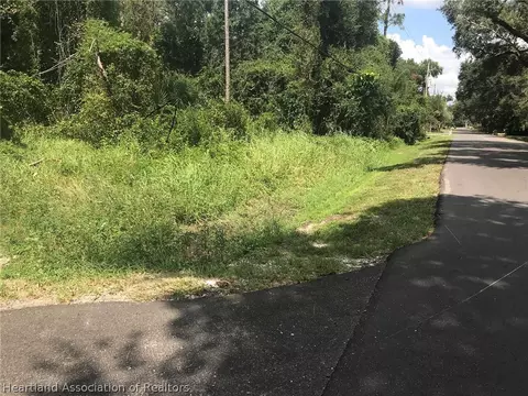 2204 Clifton St, Sebring, FL 33875 photo 2